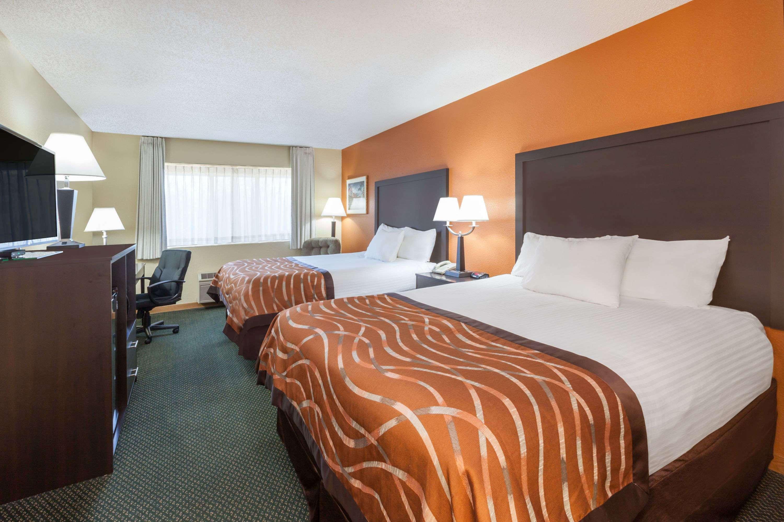 Baymont By Wyndham Midland Motel Exterior photo