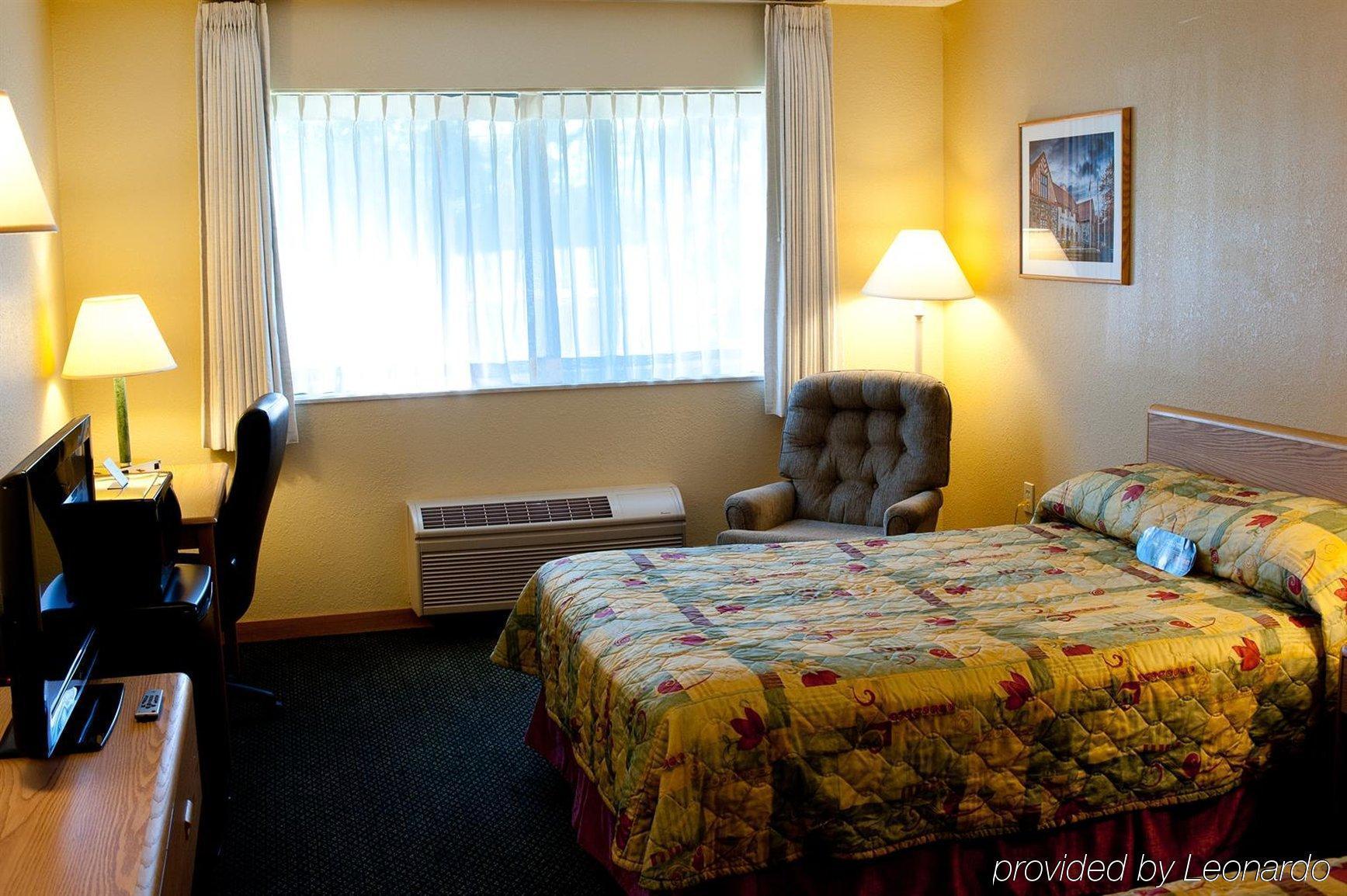Baymont By Wyndham Midland Motel Exterior photo